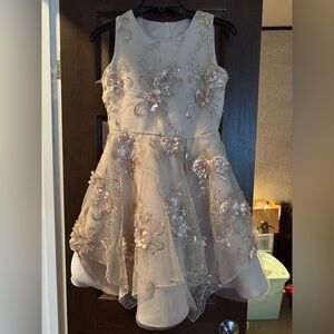 Beautiful Girls Dress Size 12. Worn once for pictures!